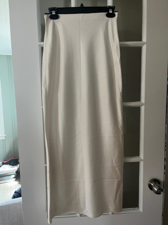 House of Harlow 1960 Dresses & Skirts - House of Harlow 1960 Cream Maxi Skirt